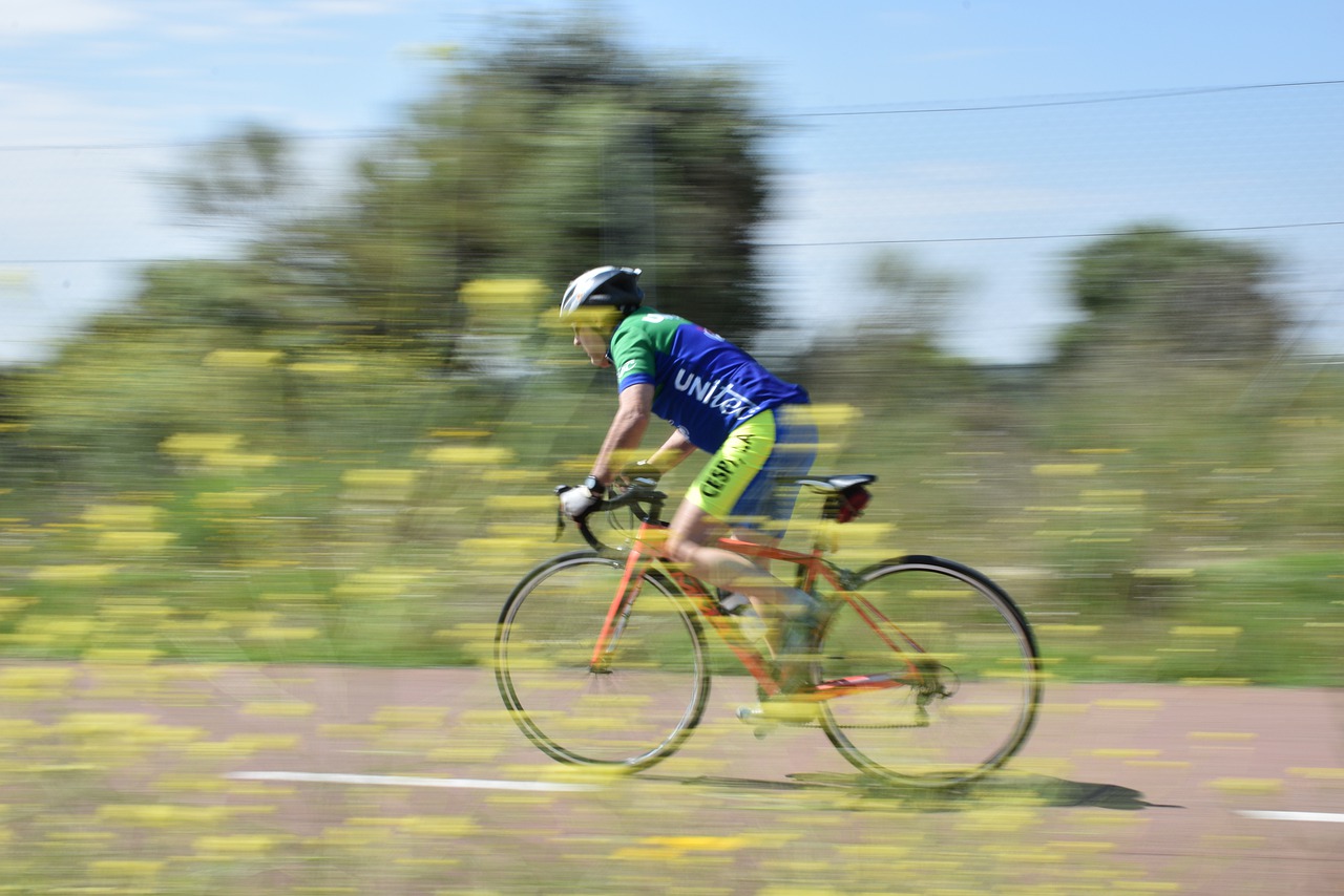 Bicycle Speed Cycling Cyclist  - JoseGomez / Pixabay